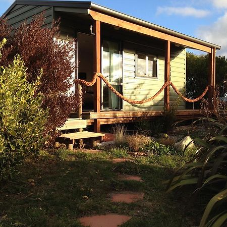 Church Bay Cabin: Sunny, Great Views Lyttelton Exterior photo