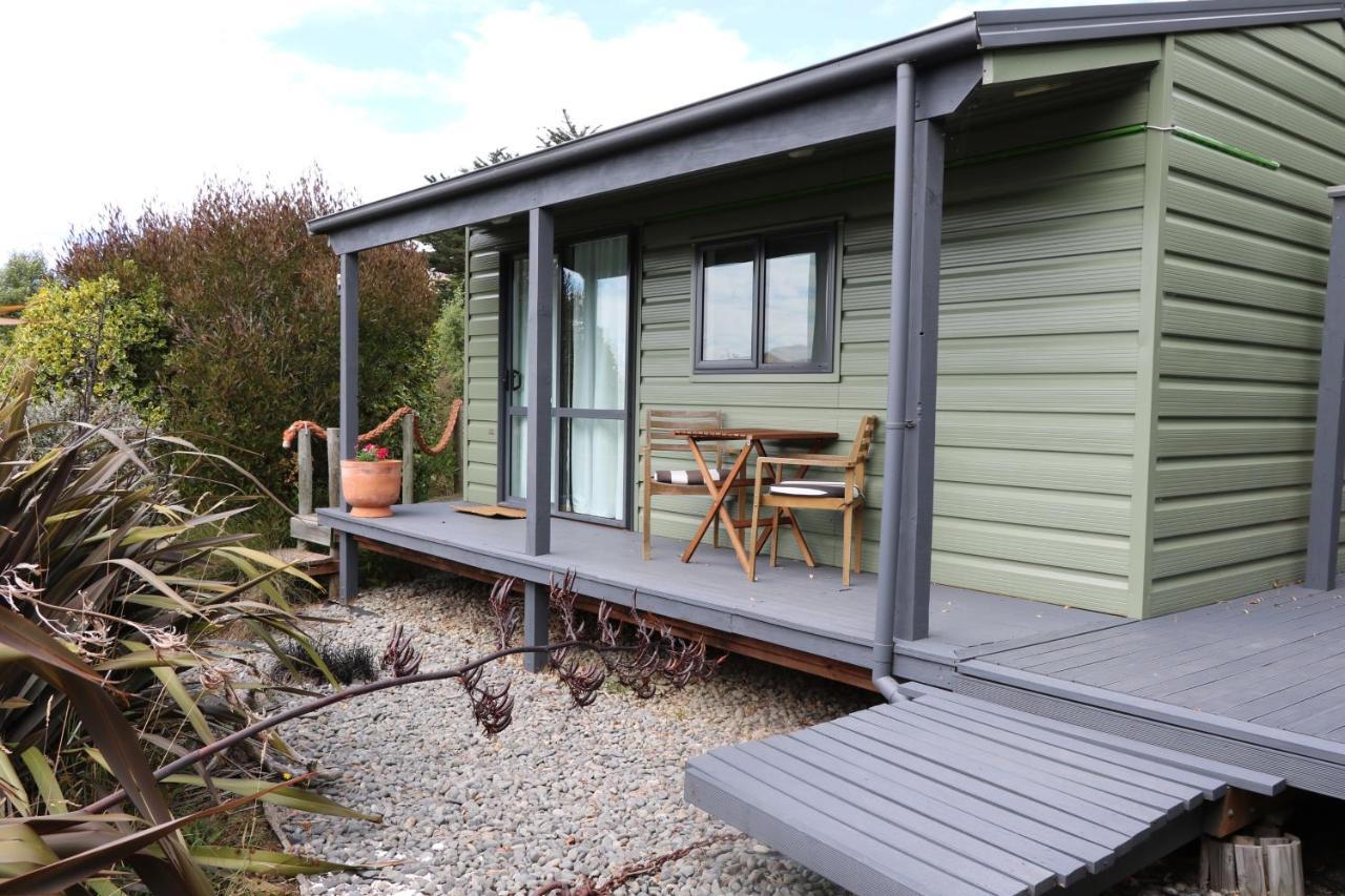 Church Bay Cabin: Sunny, Great Views Lyttelton Exterior photo