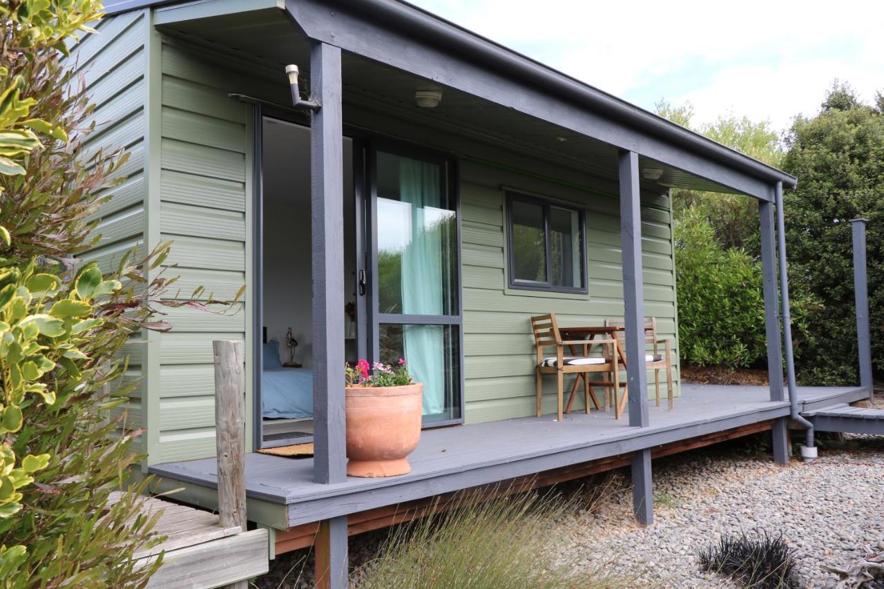 Church Bay Cabin: Sunny, Great Views Lyttelton Exterior photo
