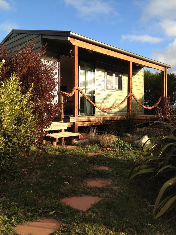 Church Bay Cabin: Sunny, Great Views Lyttelton Exterior photo